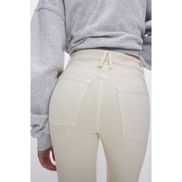 Good American Good Classic Slim Straight Jeans - Picture 2 of 9